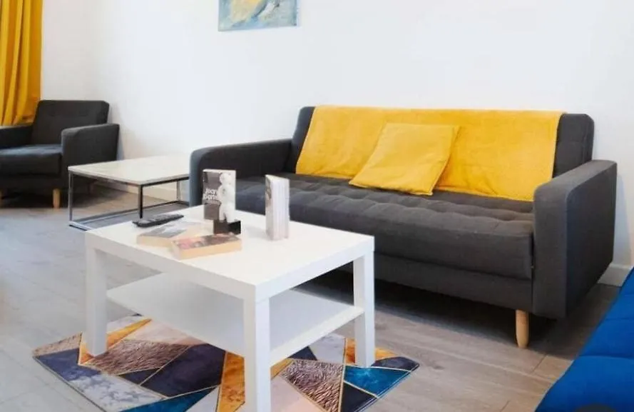 Coolfin House - 3 Bedroom Near Excel & Custom House Station London